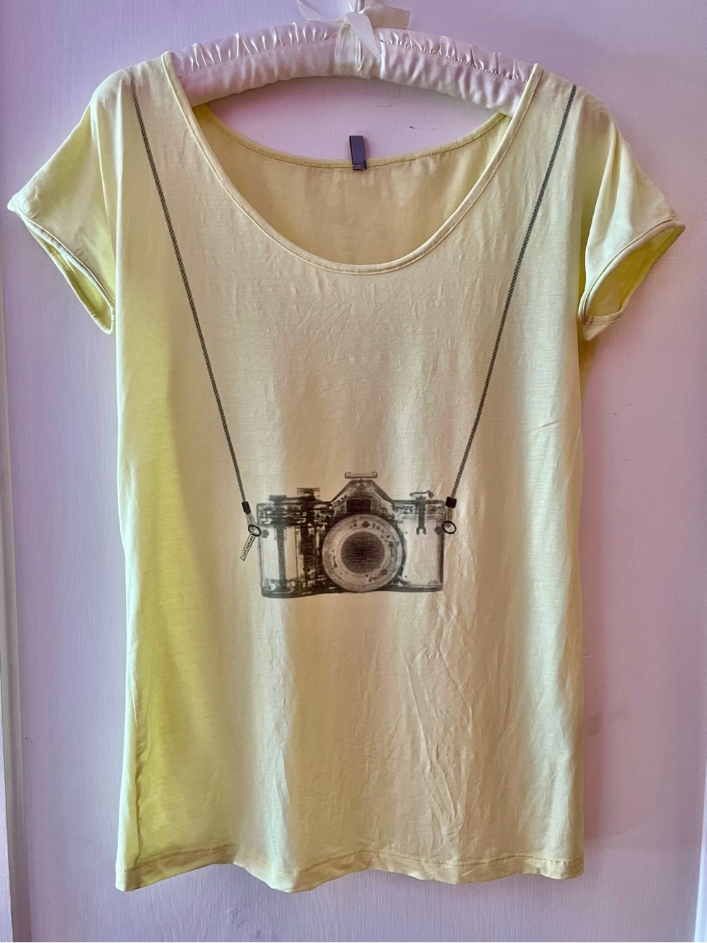 Cop.Copine Savoir Tunic Tee Pale Yellow Cap Sleeve T-Shirt with Camera Print
